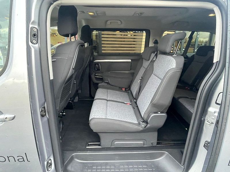 Toyota ProAce Verso EV L2 136HP 75 KWh Family 8S - fotka 24 z 28