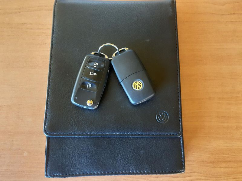 Volkswagen Golf 1.4 MPI DIGIKLIMA TEMPOMAT - fotka 22 z 22