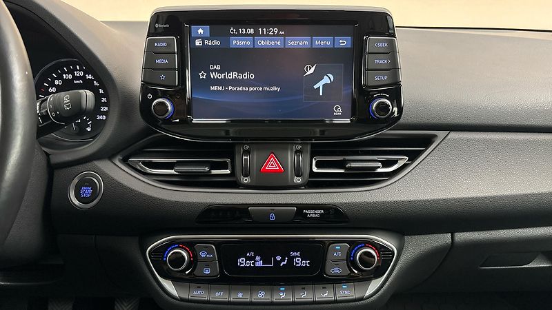 Hyundai i30 1.0 T-GDI Smart Kombi - fotka 11 z 26