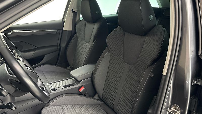 Škoda Octavia 1.5 TSI Style Combi - fotka 15 z 25