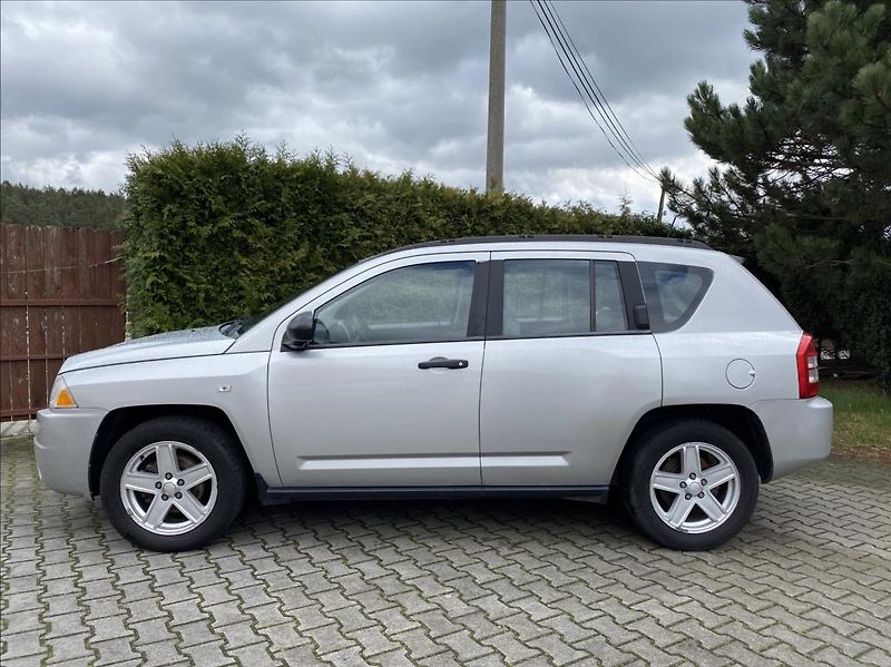 Jeep Compass 2,0 CRD  LIMITED - fotka 2 z 32
