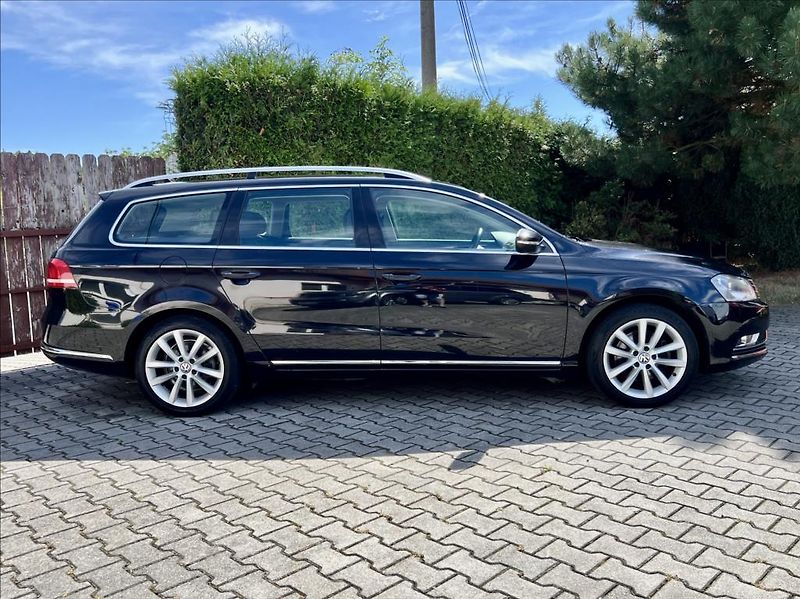 Volkswagen Passat 2,0 TDi DSG HIGHLINE / NAVI - fotka 7 z 42