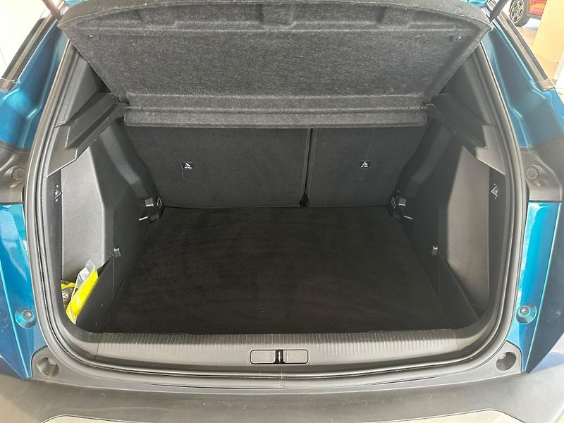 Peugeot 2008 1,2 PureTech Allure - fotka 18 z 18