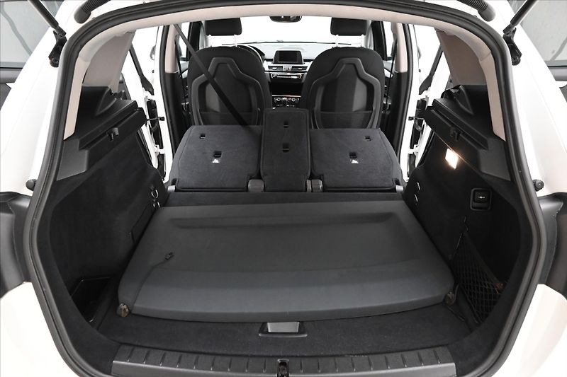 BMW Řada 2 2,0 218d 110 kW Active Záruka - fotka 11 z 31