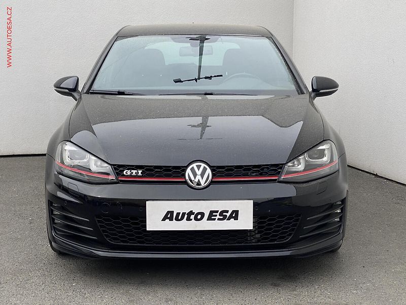 Volkswagen Golf (2015) 2.0 TSi, GTi, bixen, navi, - fotka 2 z 19