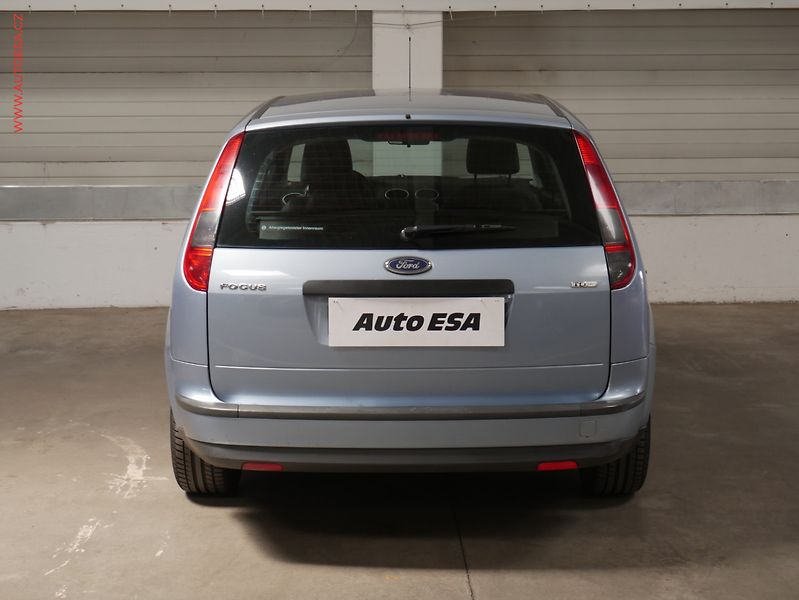 Ford Focus (2006) 2.0 TDCi, AC, výhřev sed - fotka 5 z 17
