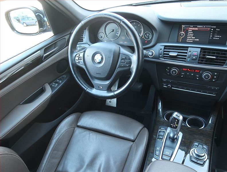 BMW X3 (2012) M Sport xDrive30d, 4X4 - fotka 7 z 19