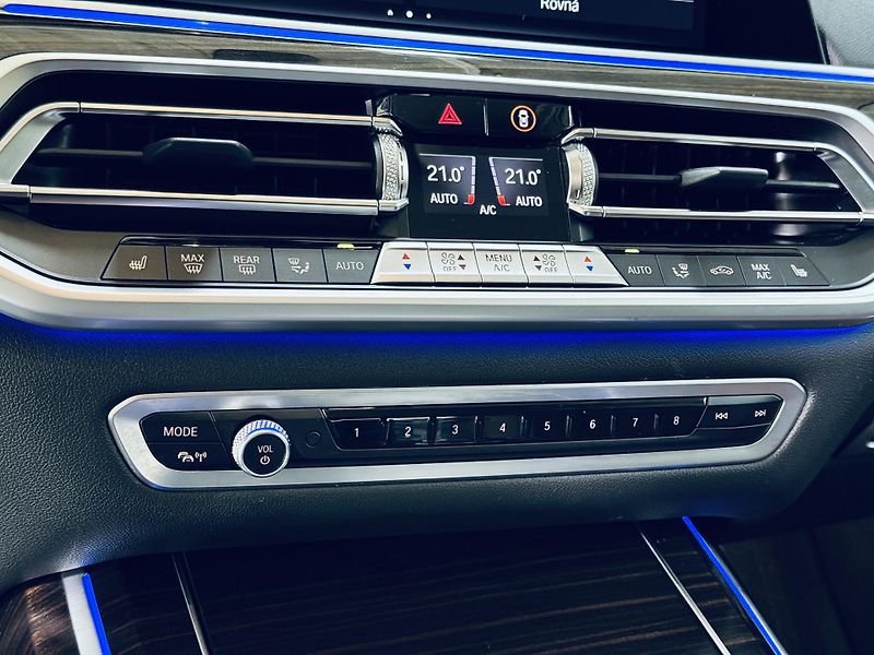 BMW X7 (2021) 4.0d*xDrive*NEZ.TOP*TAŽ*LASER  - fotka 23 z 47