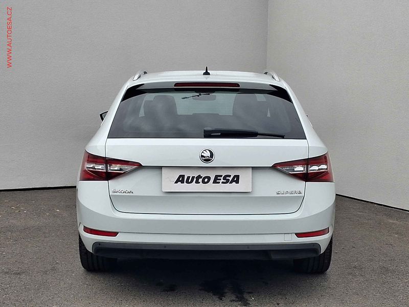 Škoda Superb (2017) 2.0TDi, DSG, bixen, kůže - fotka 5 z 21