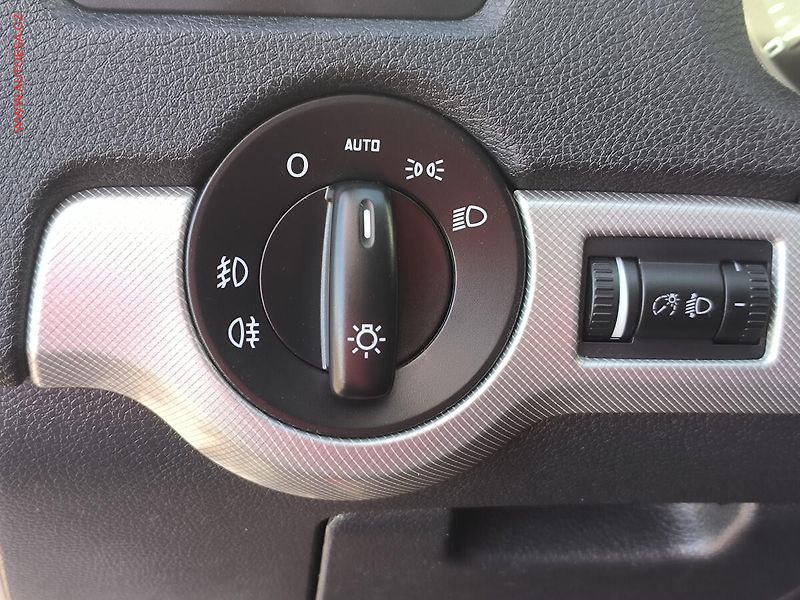 Škoda Octavia (2010) 2.0 TDi, Navi, AC - fotka 15 z 17