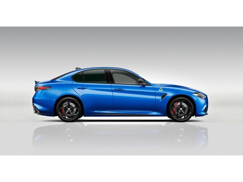 Alfa Romeo Giulia (2026) 2.9 V6 BiTurbo 520k QV Carbon - fotka 2 z 6