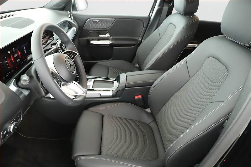 Mercedes-Benz GLB (2025) 200 d, Progressive, Navi - fotka 7 z 24