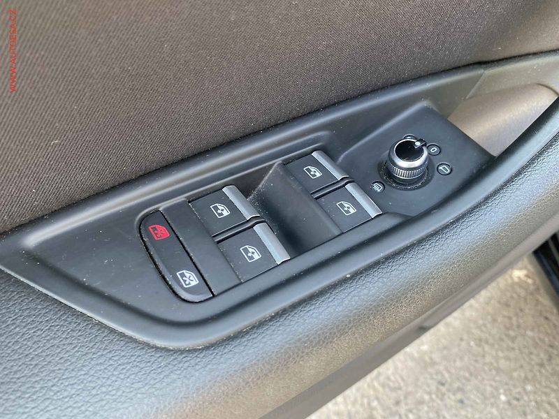 Audi A4 (2018) 2.0 TDi quattro, AT, bixen - fotka 14 z 23
