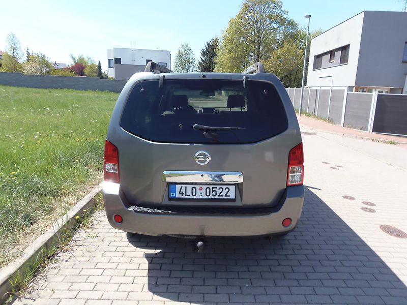 Nissan Pathfinder (2005) 2.5 DCi 4x4 redukce tažné 3 T - fotka 6 z 25