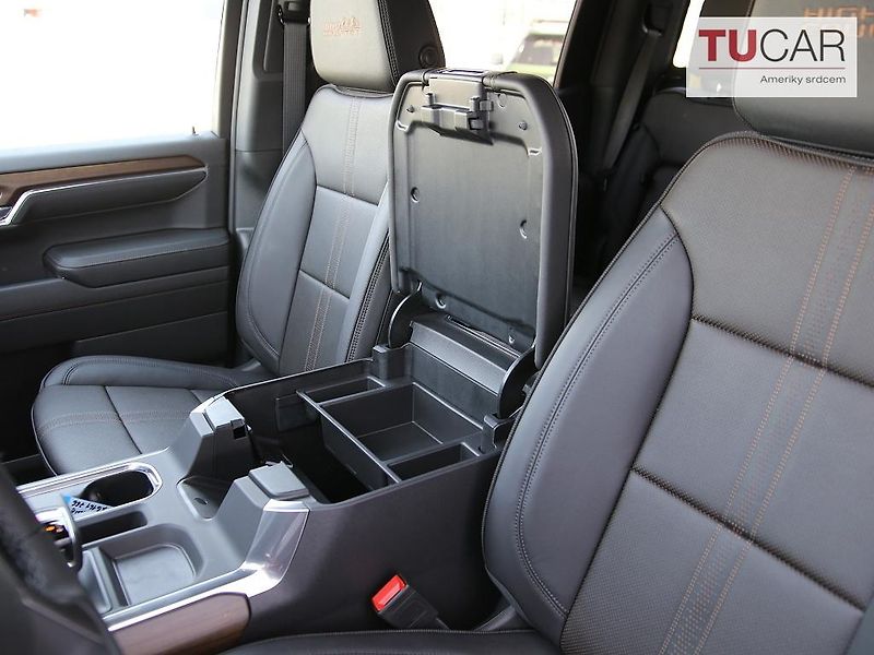 Chevrolet Silverado (2026) High Country 6.2 V8  - fotka 37 z 48