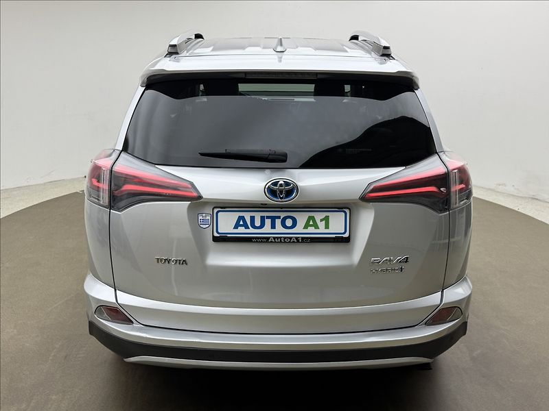Toyota RAV4 2,5 114kW HYBRID LED KŮŽE 360° - fotka 5 z 45