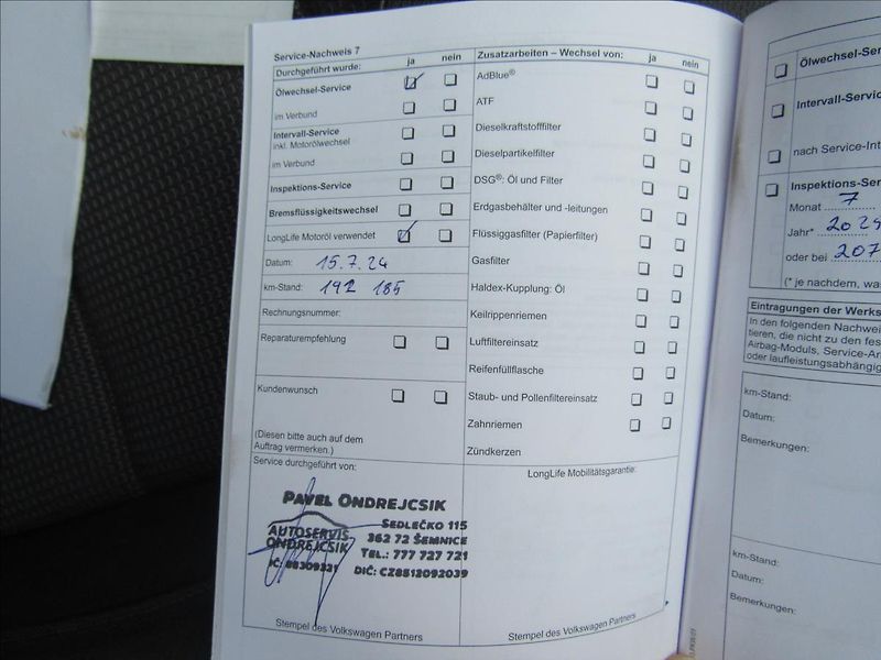 Volkswagen Sharan 2,0 TDi 103kW 5 míst - fotka 33 z 35
