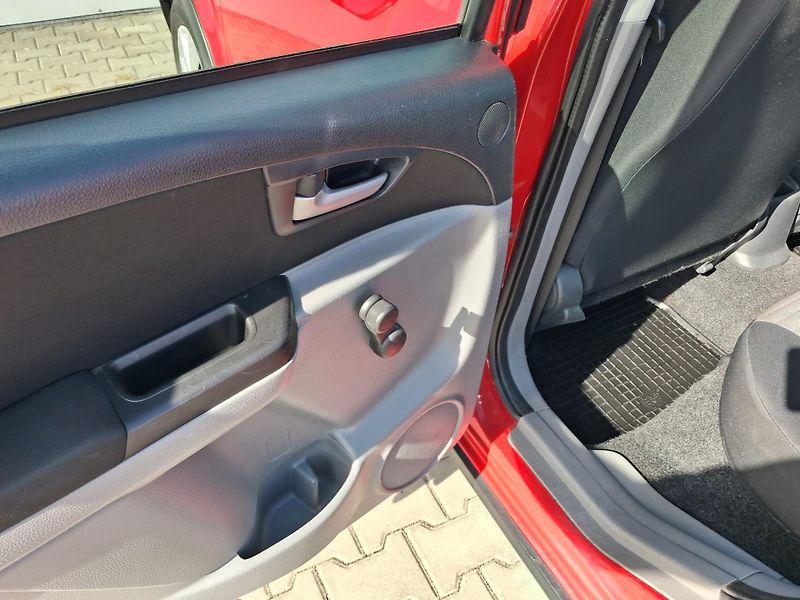 Suzuki SX4 1.6 VVT 88Kw - fotka 18 z 20