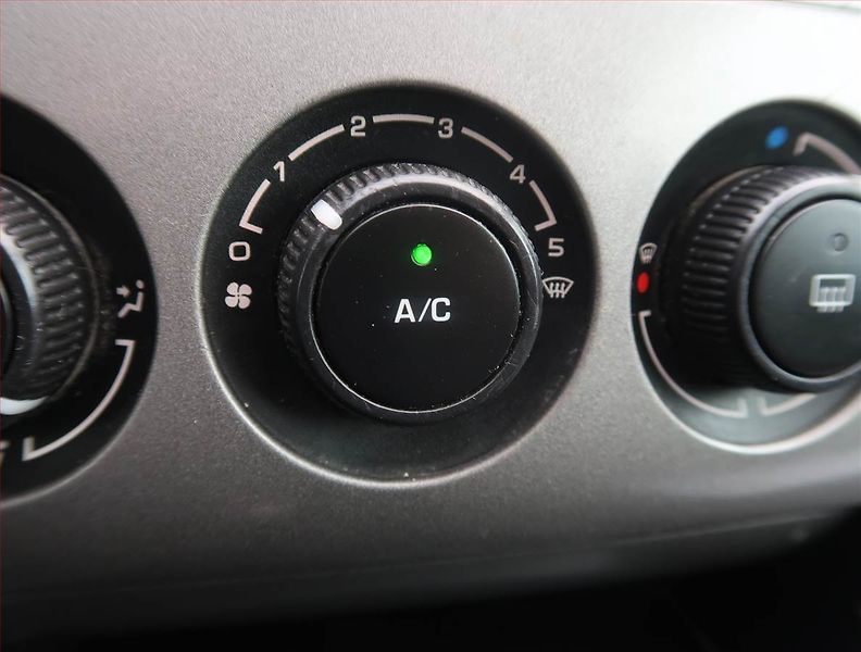 Peugeot 308 (2009) 1.6 VTi, Serv.kniha, nová STK - fotka 15 z 20
