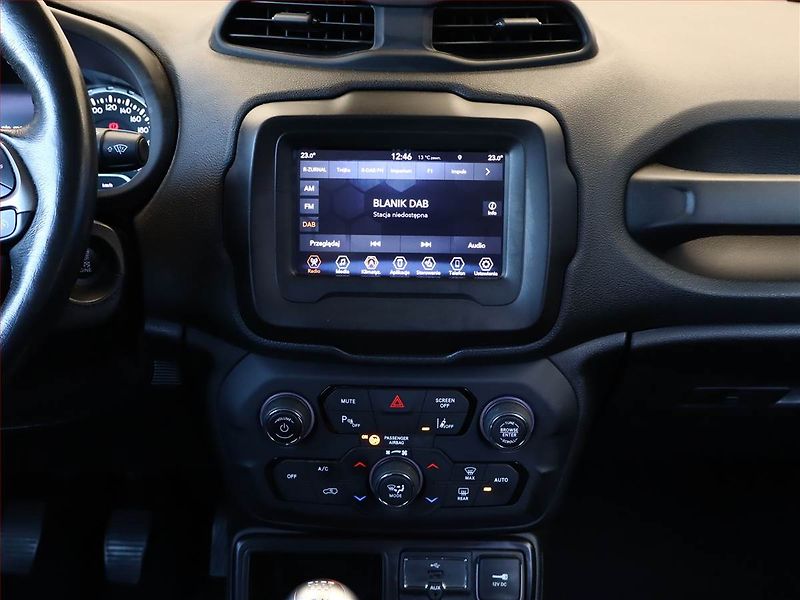 Jeep Renegade (2020) Limited 1.0 T-GDI, ČR,1.maj - fotka 10 z 17