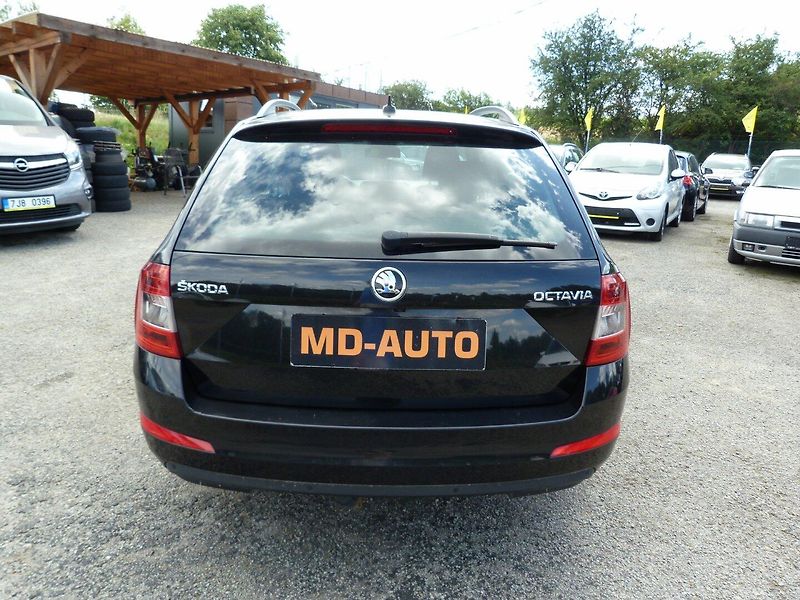 Škoda Octavia 2.0 TDI JOJ - fotka 6 z 27