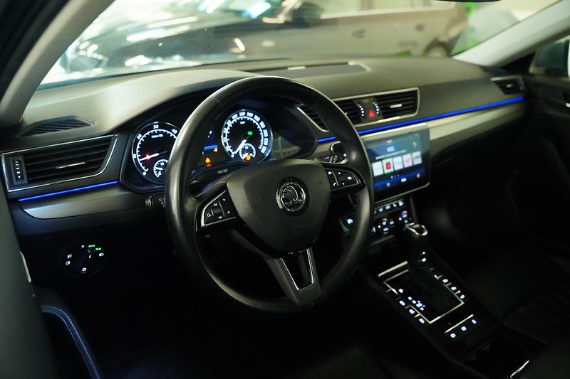 Škoda Superb - fotka 14 z 29