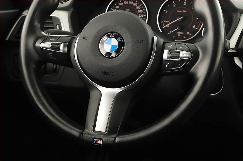 BMW Řada 3 (2016) 320d GT, 4X4, Automat - fotka 16 z 18