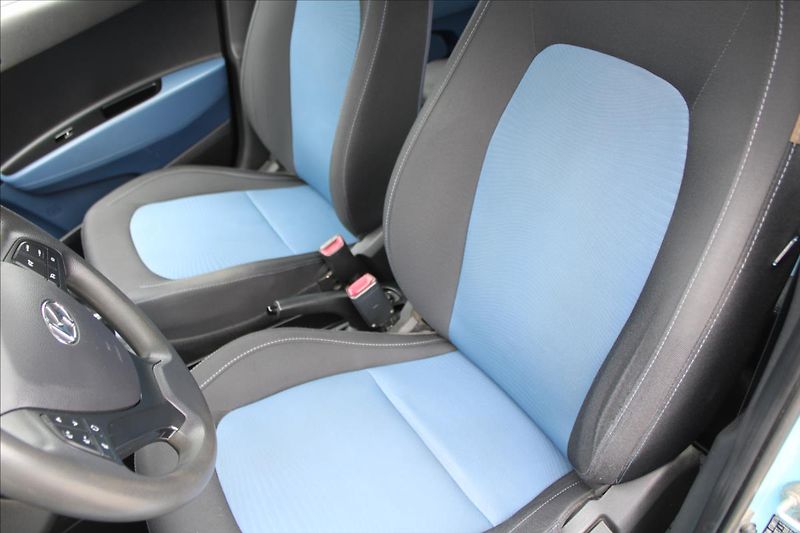Hyundai i10 1,0 i  NOVÉ V ČR,1.MAJITEL - fotka 17 z 21