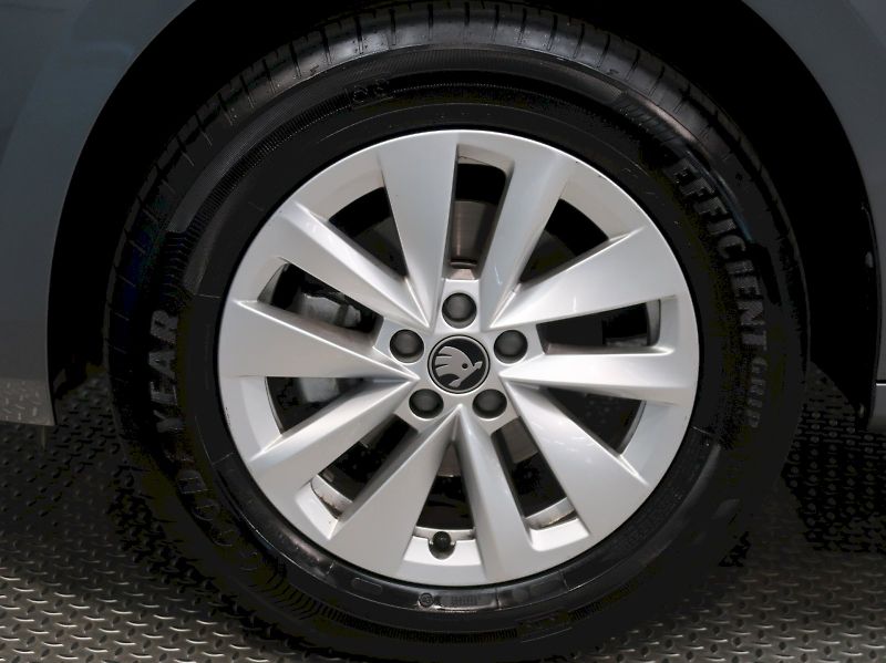 Škoda Kamiq (2025) TOP SELECTION 1.0TSI 85KW DSG - fotka 12 z 37