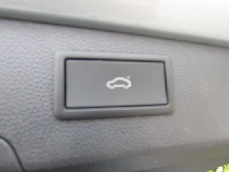 Volkswagen Passat Variant (2024) 2.0 TDI 110kW DSG ACC - fotka 27 z 47