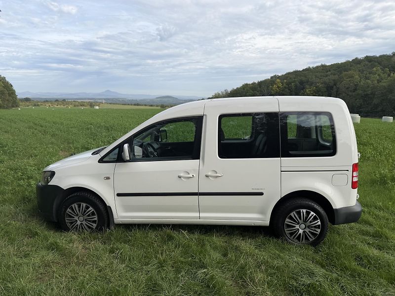 Volkswagen Caddy (2011) 1,6TDi,ČR,Serviska,Tažné,Nehav - fotka 2 z 14
