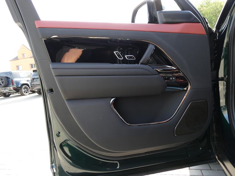 Land Rover Range Rover Sport (2026) SV P635 - fotka 13 z 43