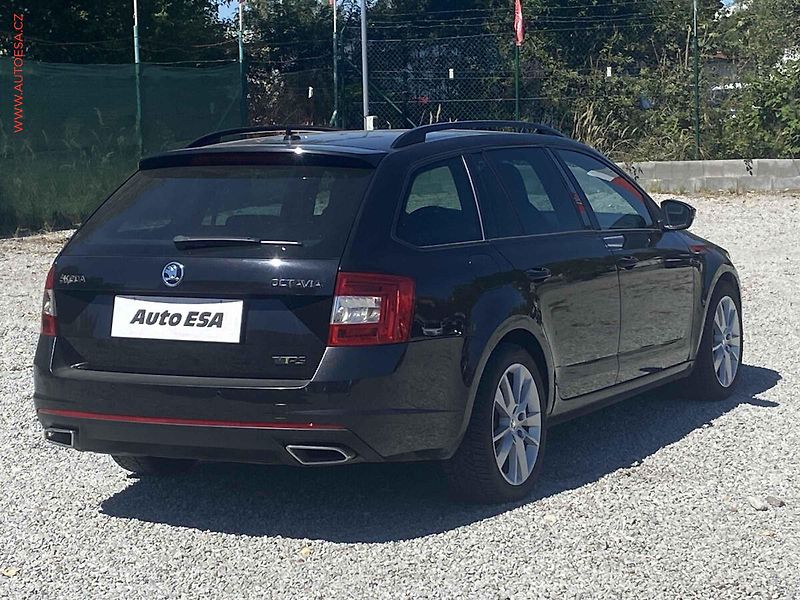 Škoda Octavia (2017) 2.0 TDi, RS, DSG, bixen, navi - fotka 4 z 18