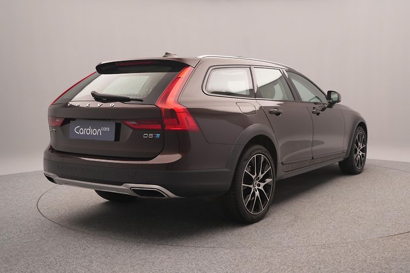 Volvo V90 CC D5 AWD PRO POLESTAR CZ AUT  - fotka 10 z 42