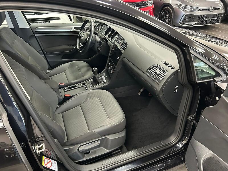 Volkswagen Golf (2019) 1.5 TGI Comfort MAN 2019 | Zár - fotka 28 z 62