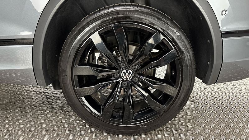 Volkswagen Tiguan Allspace 2.0 TDI DSG 4MOTION R-Line - fotka 19 z 30