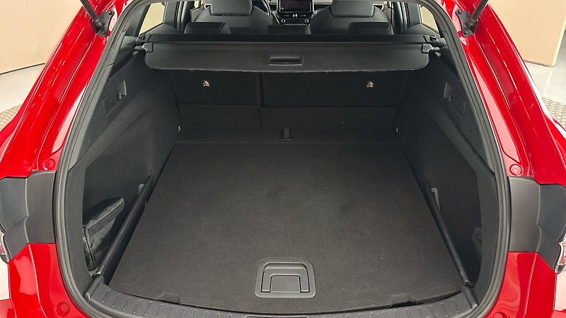 Toyota Corolla 1.8 Hybrid AUT Comfort Touring - fotka 17 z 27