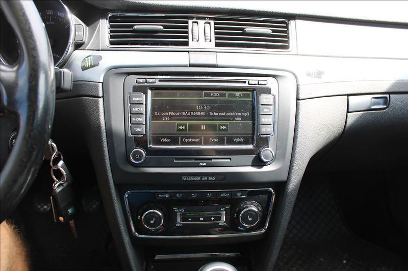 Škoda Superb 2,0 TDi  4 x 4, DIG.KLIMA, ČR - fotka 21 z 38