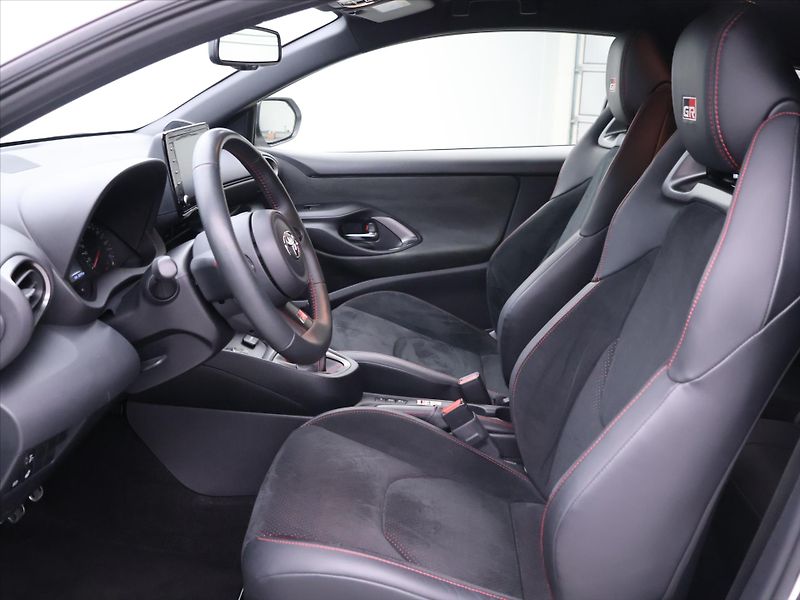 Toyota GR Yaris Four 1,6 T 192kW 4WD DPH - fotka 11 z 35
