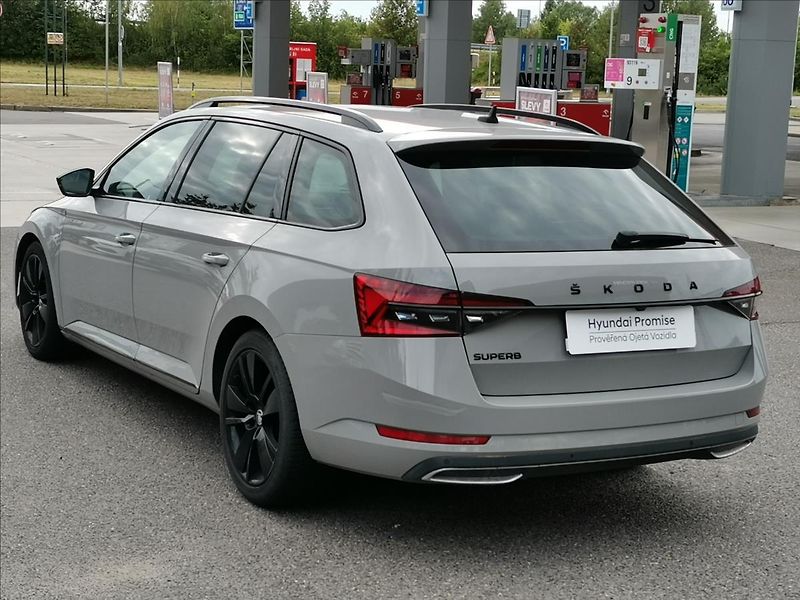 Škoda Superb 2,0 TDI SportLine Combi DSG - fotka 5 z 23