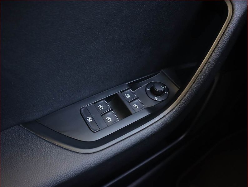 Škoda Superb (2017) 1.6 TDI, Automat, Navi - fotka 22 z 23