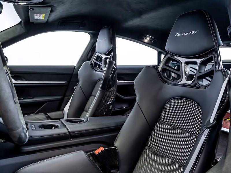 Porsche Taycan Turbo GT Weissach ActiveRide - fotka 15 z 23