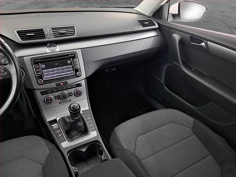 Volkswagen Passat (2014) 2.0 TDI, rezervace - fotka 8 z 20