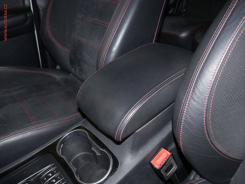 Ford S-MAX (2013) 2.2 TDCi, Titanium S, AT - fotka 23 z 24