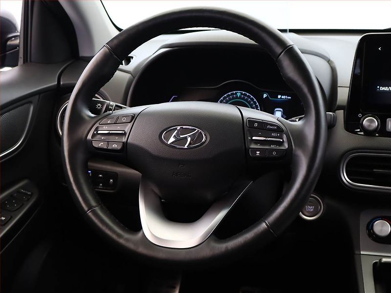 Hyundai Kona (2021) Electric 64 kWh, SoH 100% - fotka 14 z 24
