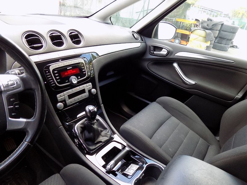 Ford S-MAX (2010) 2.0i/ČR/Klimatizace/LED/ - fotka 26 z 35