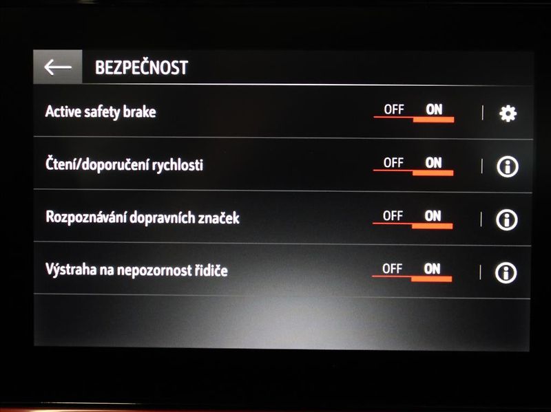 Opel Mokka 0,0 100kW 50kWh GS-Line 1.maj. - fotka 12 z 21