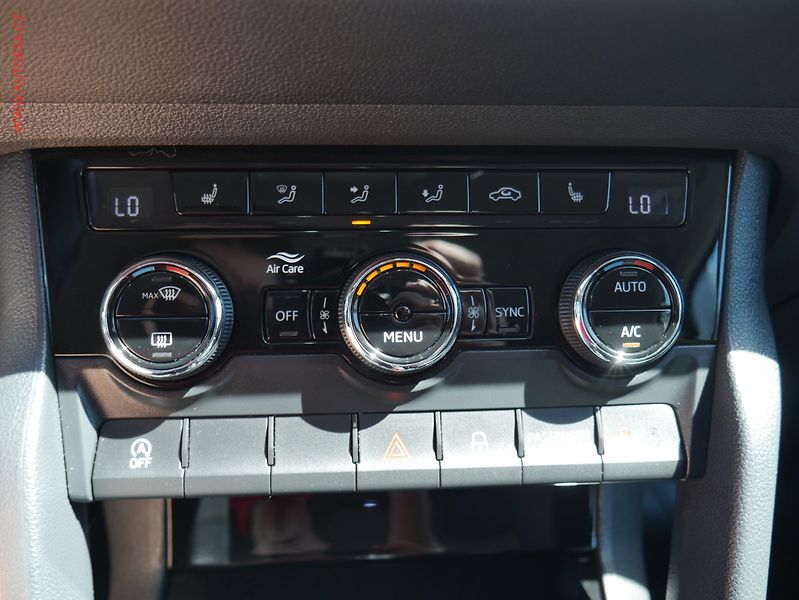 Škoda Karoq (2018) 1.6 TDI, ČR, Ambition, TZ - fotka 18 z 19