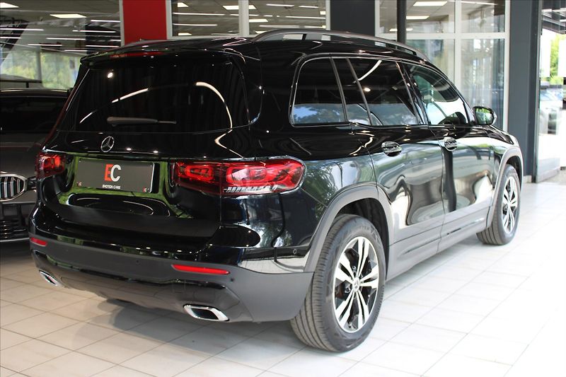 Mercedes-Benz GLB 220d 4MATIC MBEAM/Pano/Night/M - fotka 5 z 29