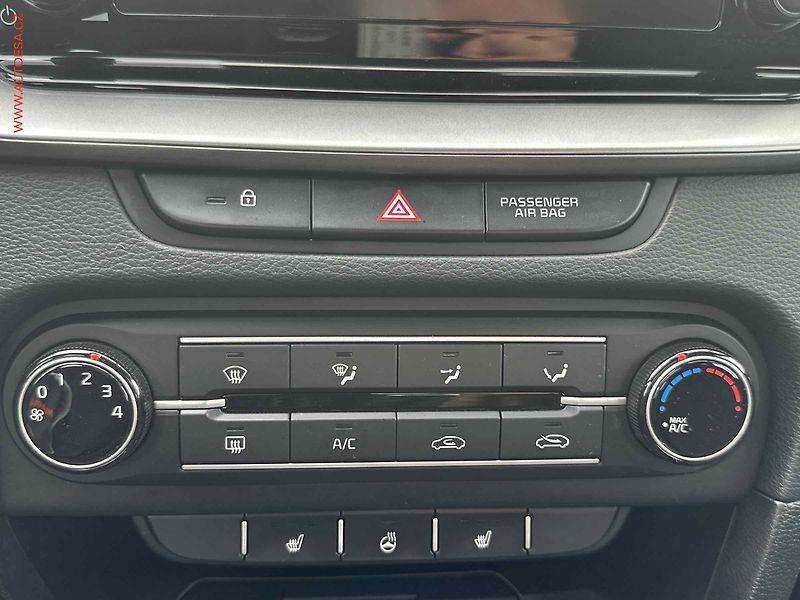 Kia Ceed (2023) 1.5i, 1.maj,ČR, AC, tempo - fotka 16 z 20